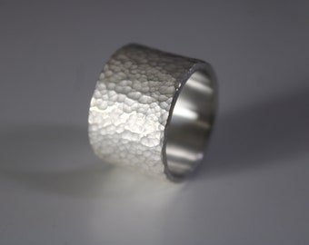 Bague unique avec ornements poinçonnés sur tout le pourtour en argent doré de Frank Schwope Unique, travail d'orfèvrerie, bague, bijoux uniques