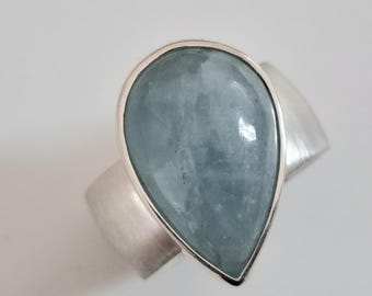 Bague unique en argent massif « Eye-catcher 10 » de Frank Schwope, goutte d'aigue-marine, bijou unique, bague, travail d'orfèvrerie, sculpture de bijou