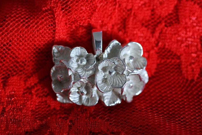 Prächtiger Blütenanhänger in massiv Silber von Frank Schwope Bild 1