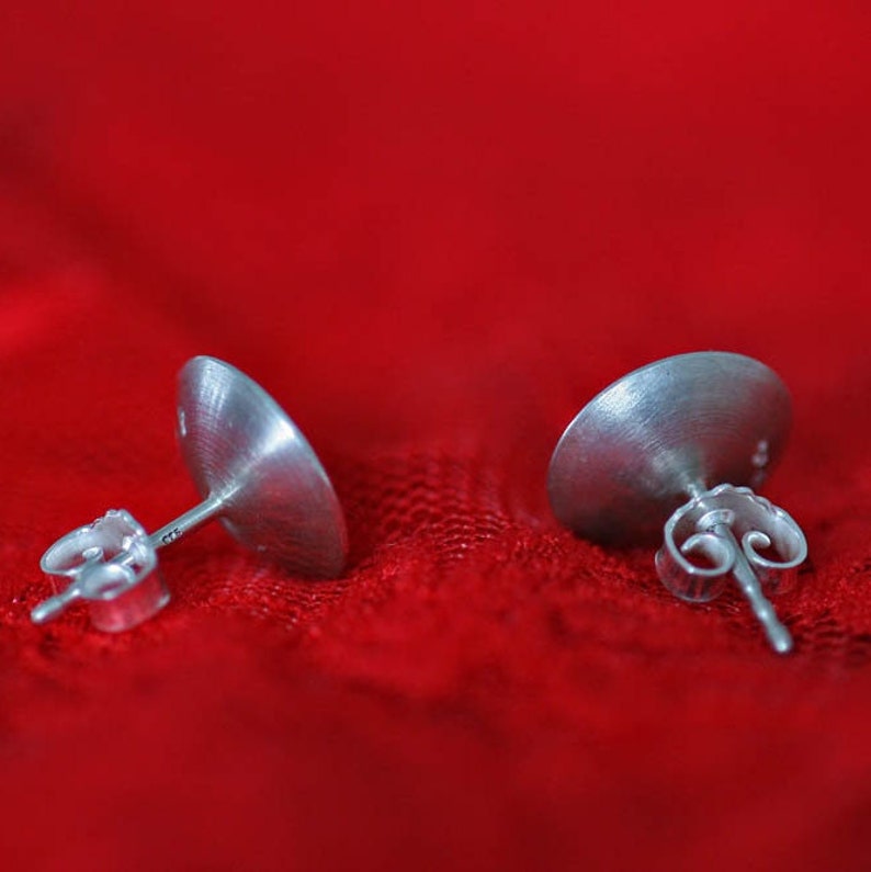 Beautiful pair of pearl earrings in silver by Frank Schwope, pair of earrings, silver, pearl, goldsmith's craft, unique jewellery, jewellery, gemstone image 4