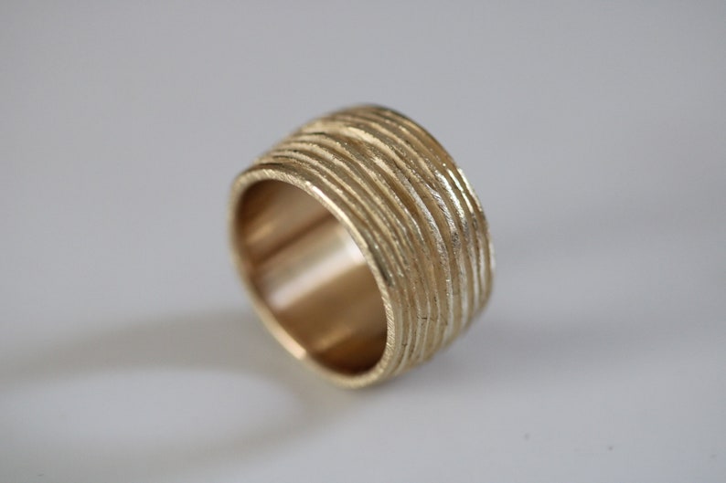 Bague unique avec lignes ornementales environnantes de Frank Schwope, bijoux uniques, bague, orfèvrerie, or, bijoux uniques, sculpture de bijoux image 8