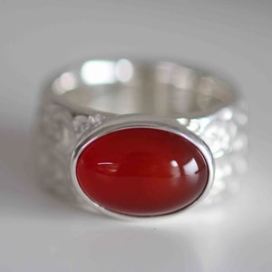 Ring in solid silver with shining oval carnelian by Frank Schwope, carnelian, unique jewelry, gemstone, unique jewelry, orange, red,