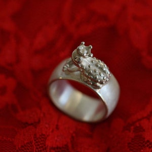 Unique sterling silver ring with frog / crown by Frank Schwope, Schwope, ladies ring, fairy tale, king, goldsmith&#39;s work, unique jewellery, ring