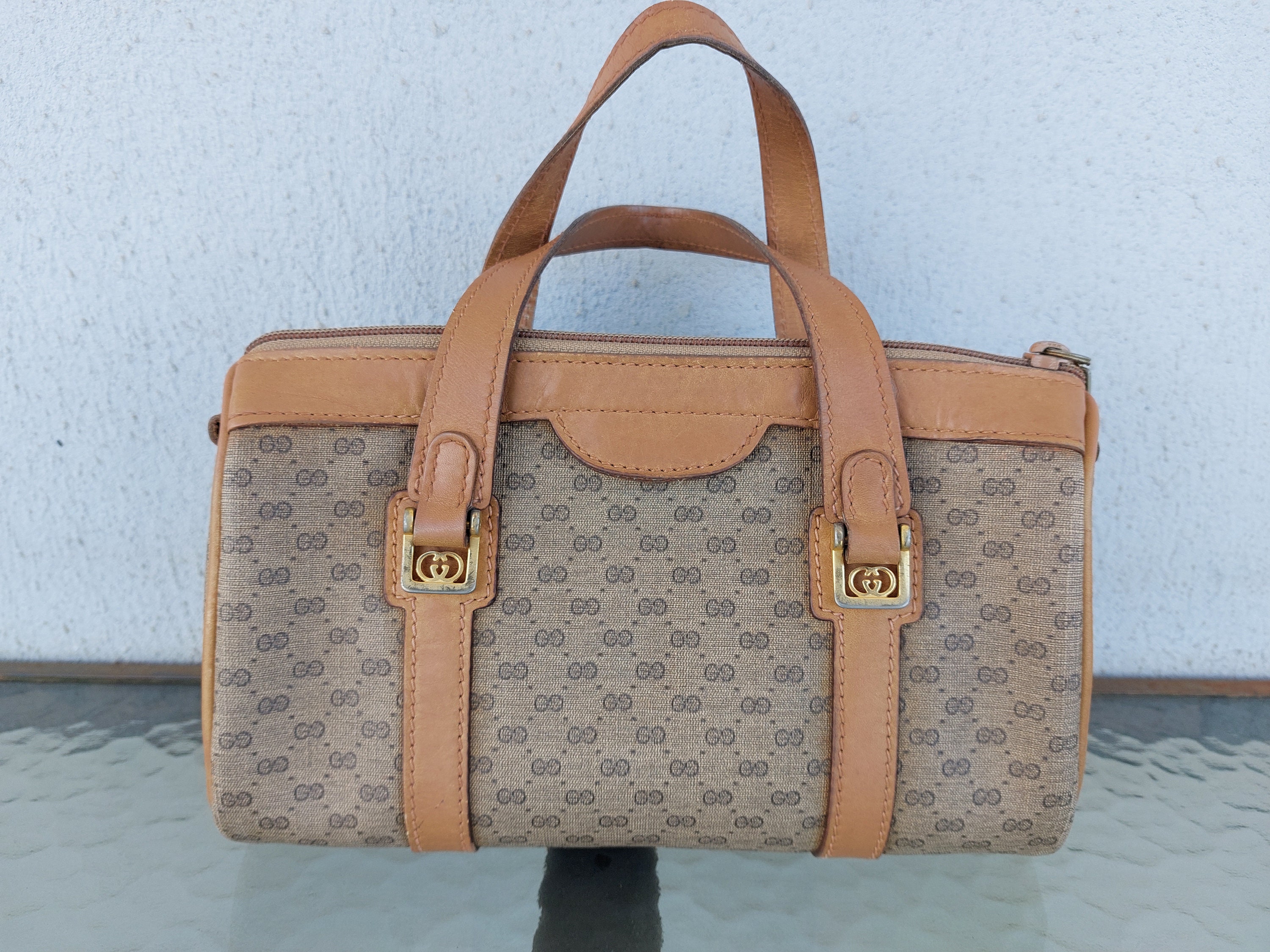 Gucci Beige Monogram Micro GG Crossbody Flap Bag 1216g1 For Sale
