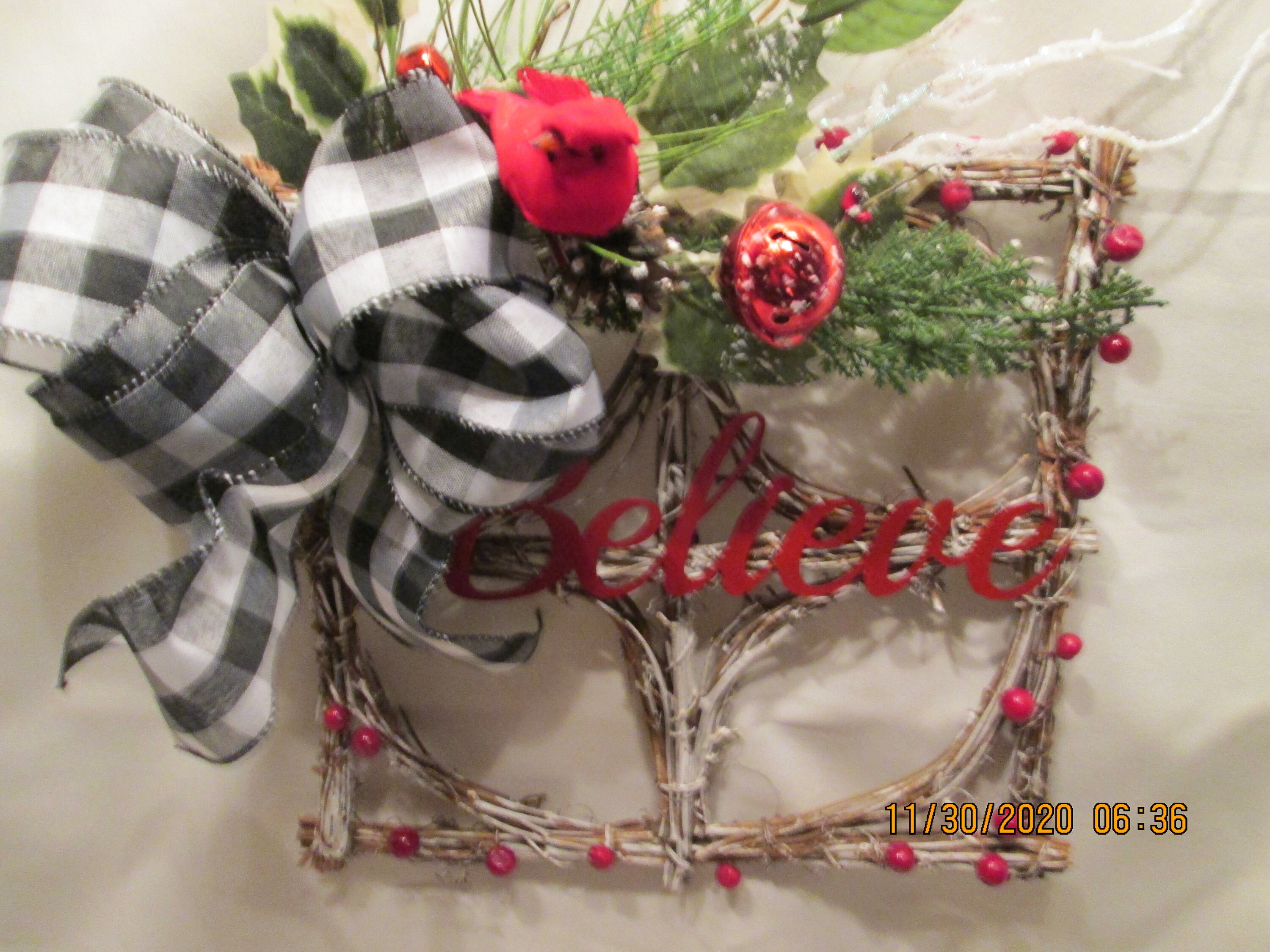CARDINAL WINDOW FRAME Snowy Grapevine Frame With Hanger - Etsy