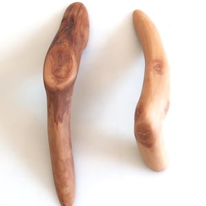 Maçaneta rústica de madeira de frutas: formato orgânico exclusivo, marrom avermelhado