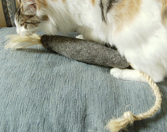 Felt Catnip Rat Kicker Toy: Natural Wool & Sisal Rope