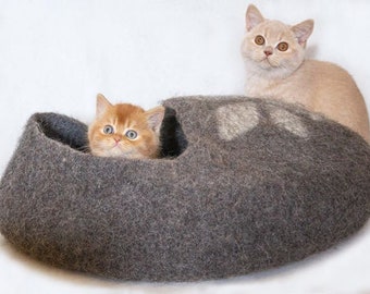 modern dog bed felt cat cave felt cat bed wool dog bed pet furniture Personalized pet bed with a chosen initial