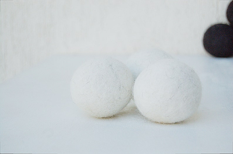 Natural wool dryer balls, organic wool laundry ball set image 5