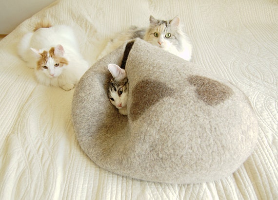modern dog bed felt cat cave felt cat bed wool dog bed pet furniture Personalized pet bed with a chosen initial