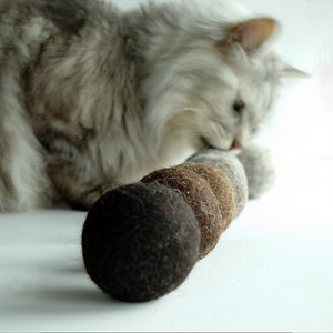 Cat Toy Felt balls a set of 5 - catnip infused cat toys - Felted Cat Balls Kitten Toys - dog ball - dog toys