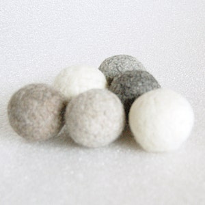 Natural wool dryer balls, organic wool laundry ball set image 4