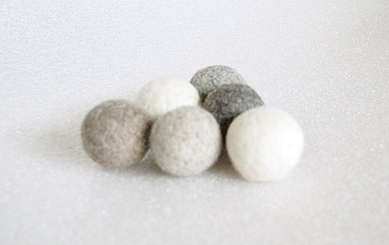 Natural wool dryer balls, organic wool laundry ball set image 4