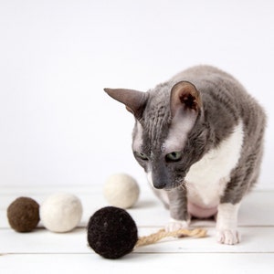 Cat toy felted ball with sisal rope dark brown felted cat toy catnip ball image 1