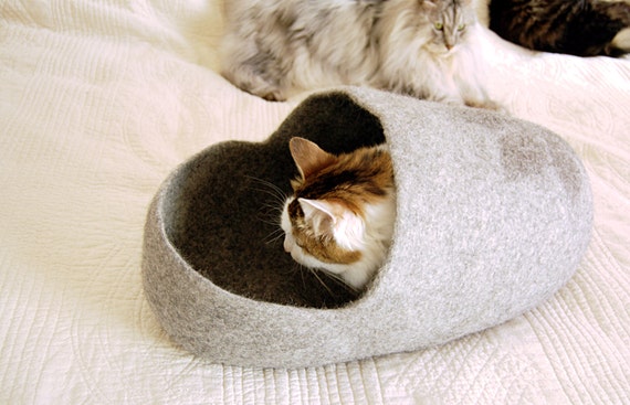 modern dog bed felt cat cave felt cat bed wool dog bed pet furniture Personalized pet bed with a chosen initial