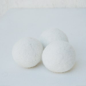Natural wool dryer balls, organic wool laundry ball set image 2