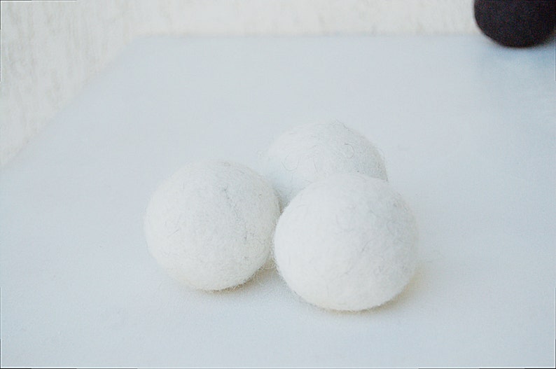 Natural wool dryer balls, organic wool laundry ball set image 2