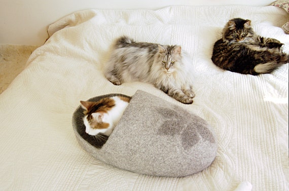 modern dog bed felt cat cave felt cat bed wool dog bed pet furniture Personalized pet bed with a chosen initial