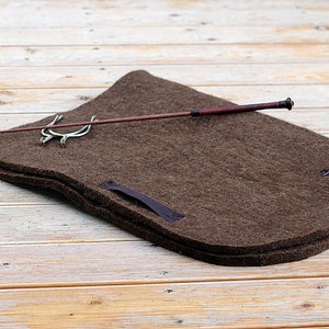 Dressage saddle pad from Natural wool, handfelted English saddle pad for showjumping saddle. Schabracke. Saddle cloth. Reitpad image 10