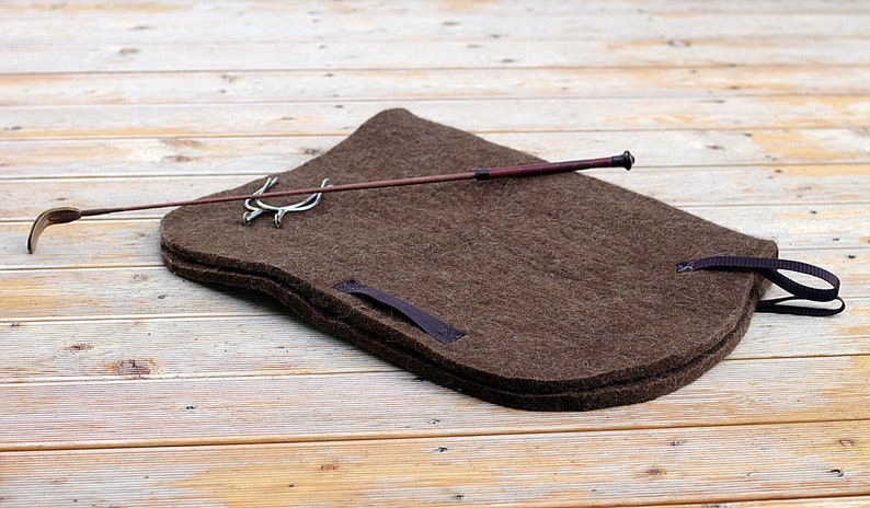 Dressage saddle pad from Natural wool, handfelted English saddle pad for showjumping saddle. Schabracke. Saddle cloth. Reitpad image 10