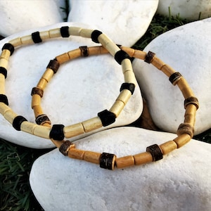 Mens surfer Style Wood bracelet, Mens beaded bracelet, Mens stacking bracelets, Mens boho bracelets, Mens stretch bracelet, Mens Bracelet