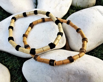 Bracciale da uomo con perline di legno, stile surfista, dettagli in cocco