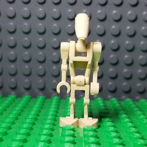 Lego Star Wars Battle Droid with One Straight Arm, Lego Minifigure, Lego Minifig, Lego Starwars