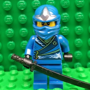 I made a cool update to my favorite Ninjago weapons, the Techno Blades.  Except for Jay's his is fine the way it is. : r/Ninjago