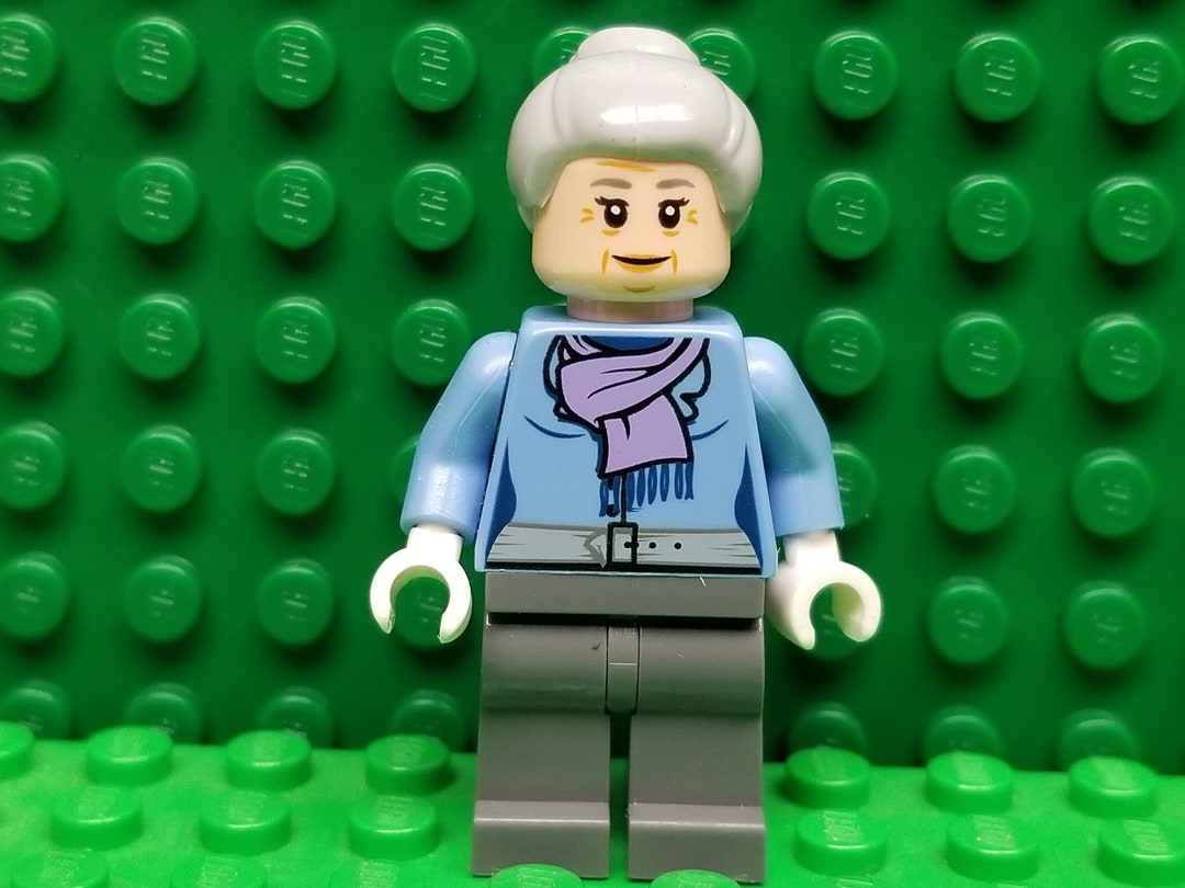 LEGO® Marvel Super Heroes Spider Man Aunt May in Sweater With Scarf, LEGO®  Minifigure, LEGO® Minifig