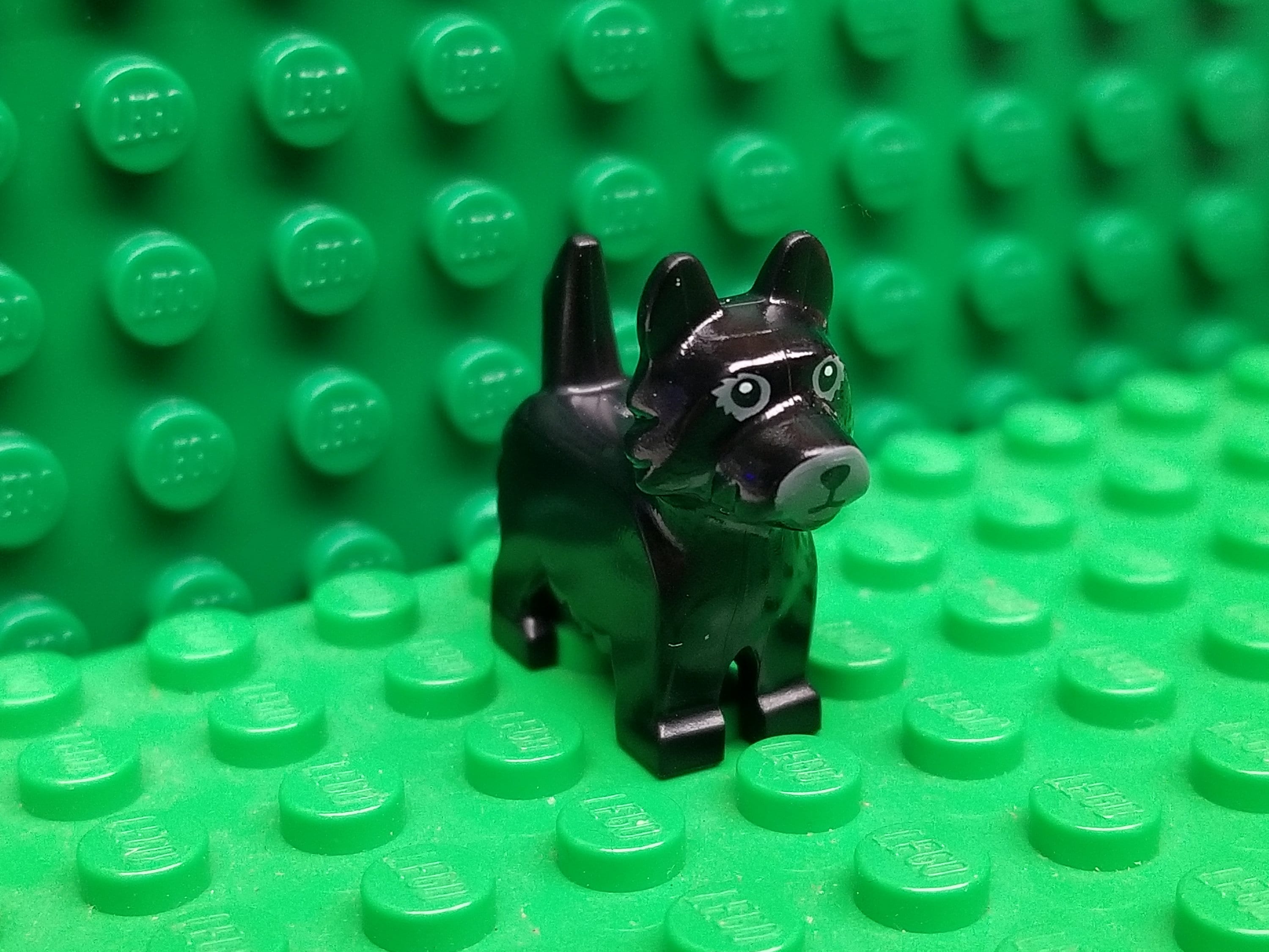 Brown Dachshund With Black Eyes and Nose Genuine LEGO® Animal 