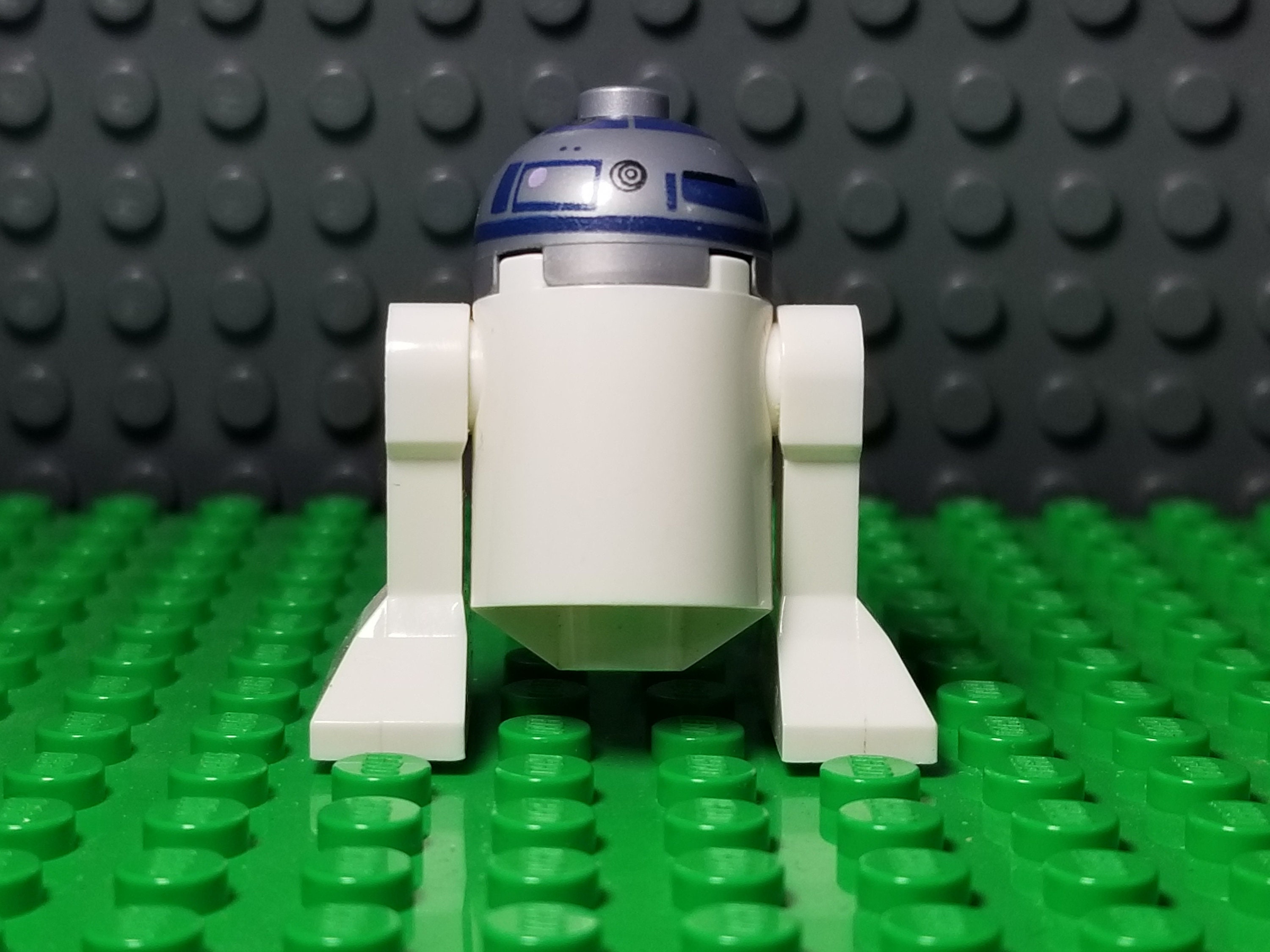 Silver r2d2 lego sale