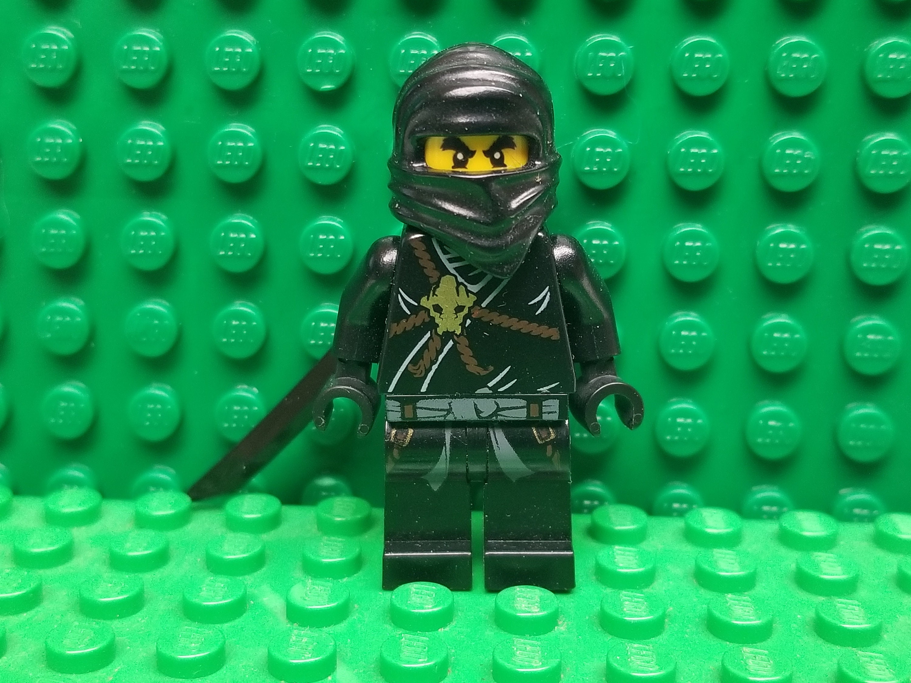Lego ninjago cole's golden weapon hotsell