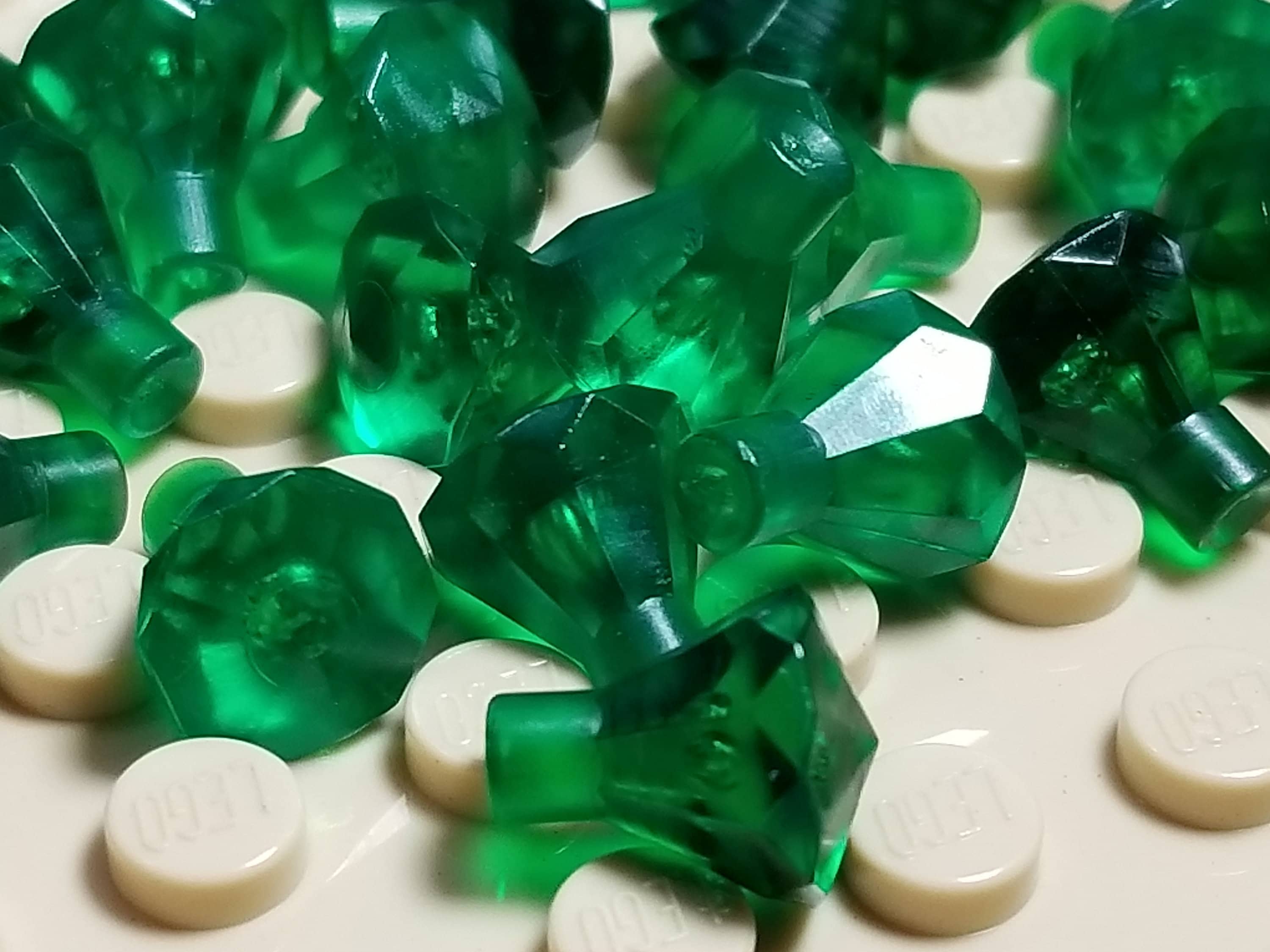 LEGO Lot of 2 Translucent Green Minifigure Jewels Gems Accessories 