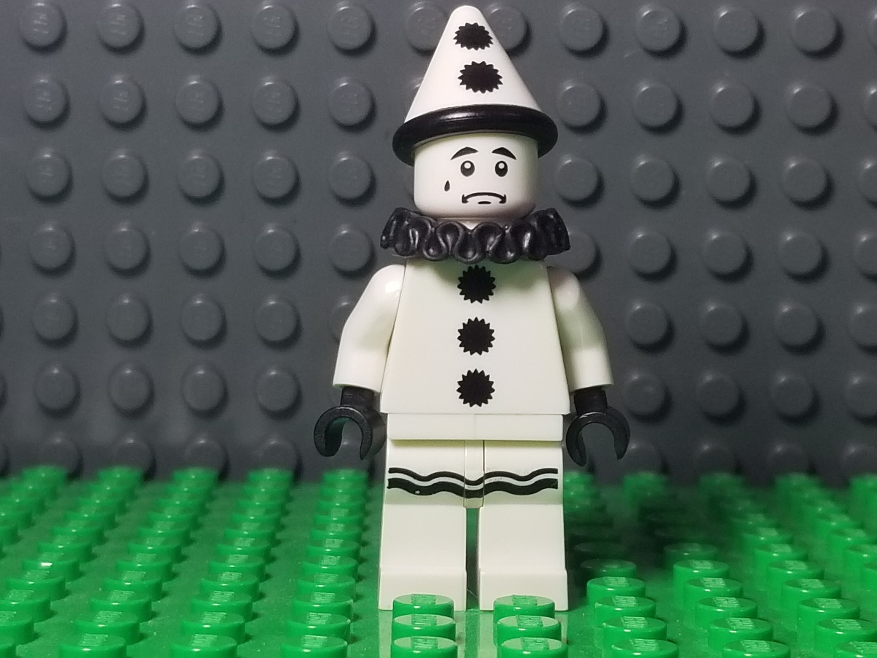 Sad clown lego cheap