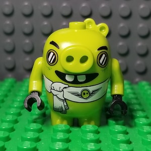 LEGO® The Angry Birds Movie Pilot Pig, LEGO® Minifigure, LEGO® Minifig