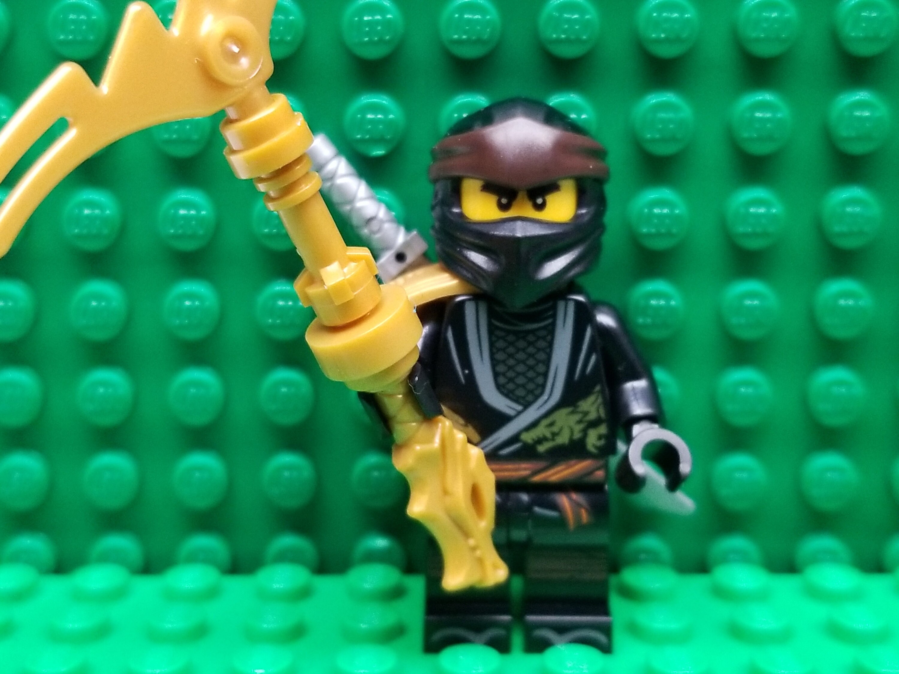 LEGO® Ninjago Legacy Cole With Gold Axe and Katana, LEGO