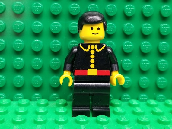 Old lego minifigures hot sale