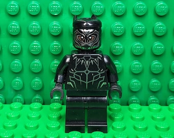 LEGO® Super Heroes Black Panther Reddish Brown Eyes, LEGO® Minifigure, LEGO® Minifig