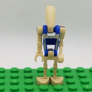 LEGO® Star Wars Battle Droid Pilot with Blue Torso with Tan Insignia and One Straight Arm ,  Minifigure,  Minifig, LEGO®