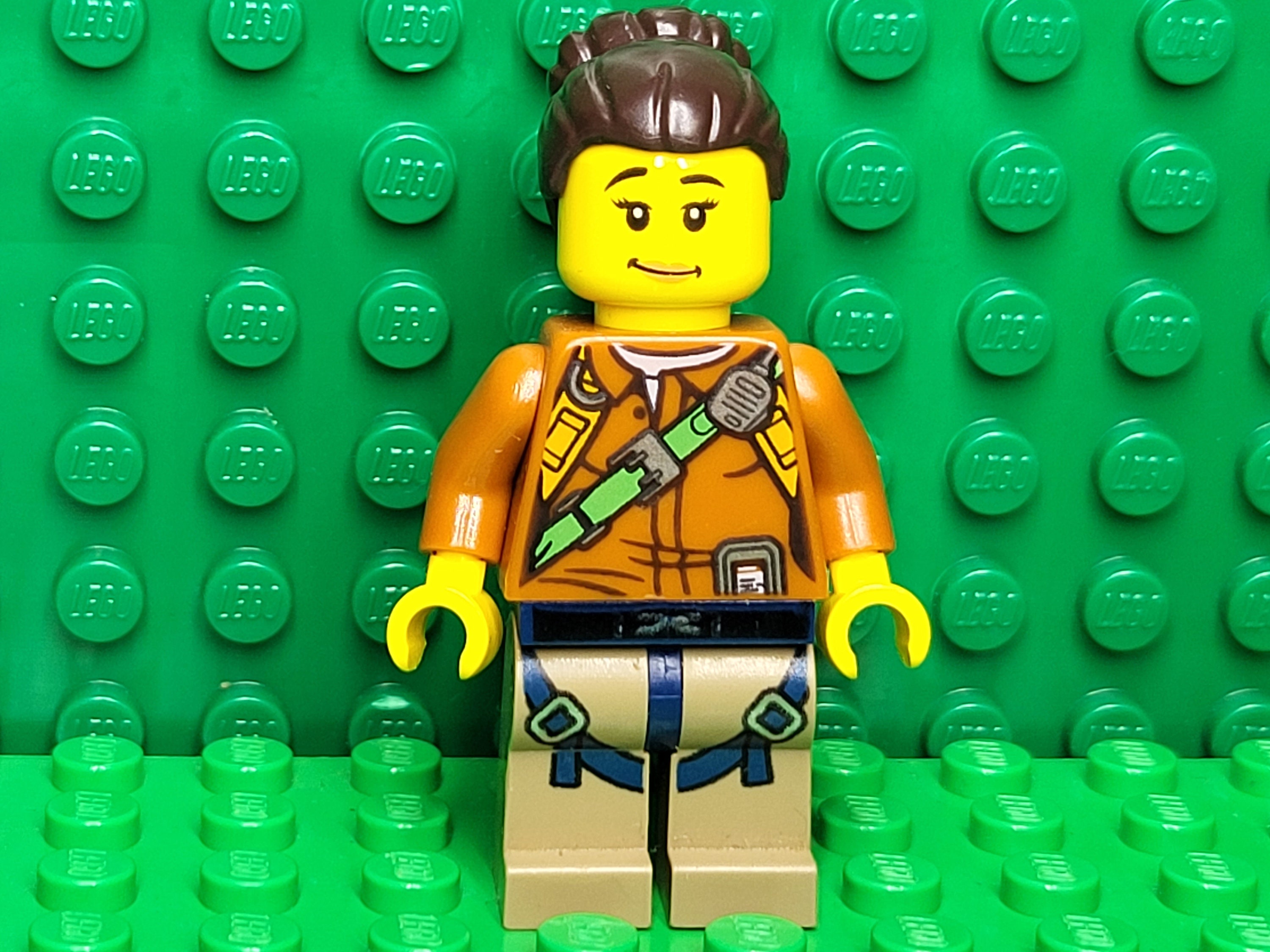 LEGO City Town Jungle Female Scientist Engineer LEGO Minifigure