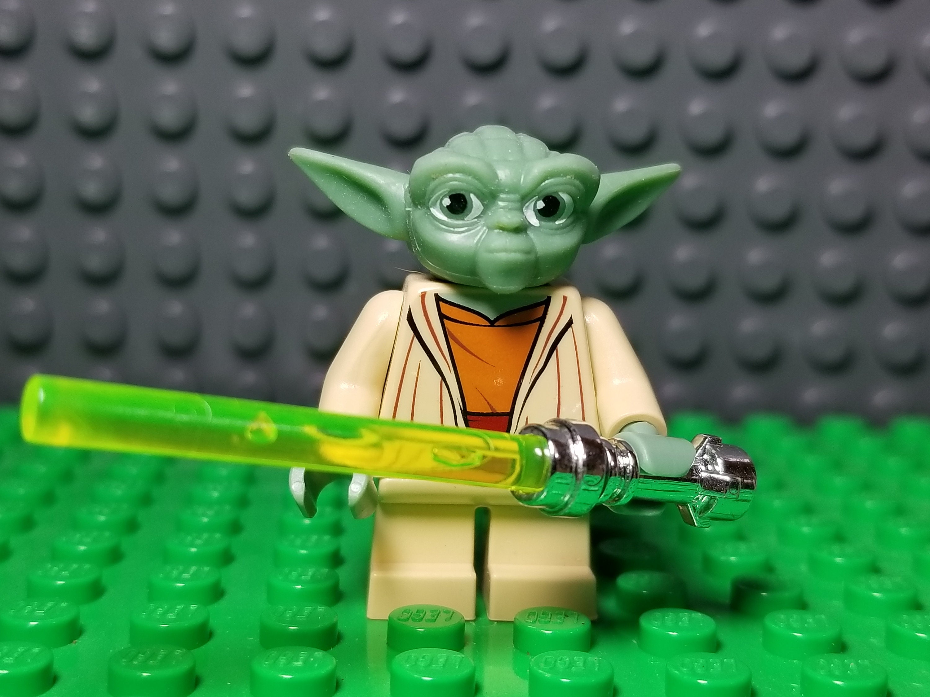 LEGO® Star Wars The Clone Wars Yoda with Gray Hair and Green Lightsaber  Rare, LEGO® Minifigure, LEGO® Minifig