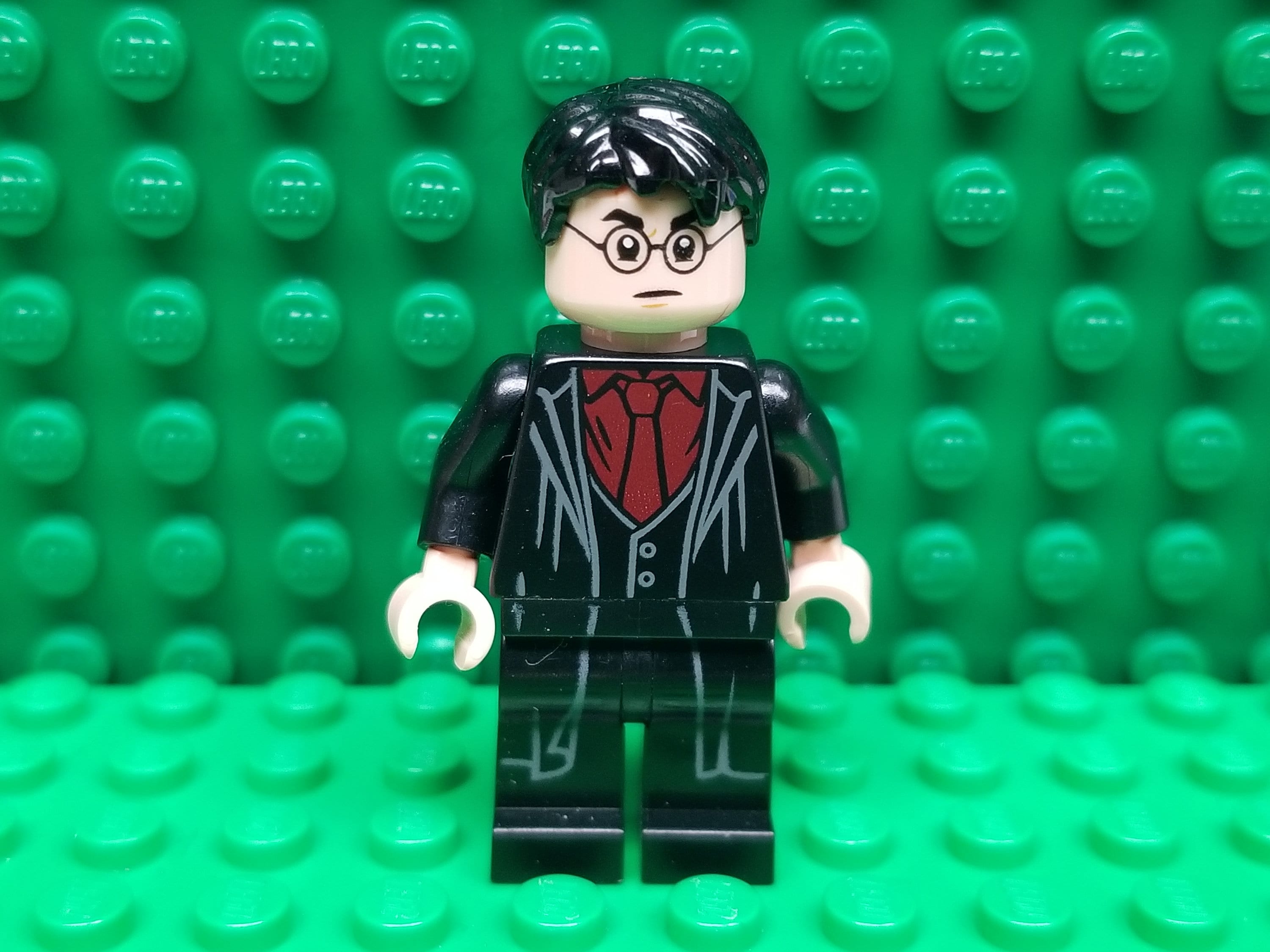 LEGO® Harry Potter, Dark Red Shirt and Tie, Black Robe, Minifigure, LEGO®  Minifig, LEGO® People