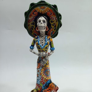 TALAVERA CATRINA DE 12&quot;, arte popular mexicano, día de los muertos colorido