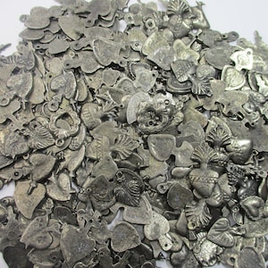 1000 HEART MILAGROS old silver color (BLACK) mexican folk art, wholesale lot, 2 pounds