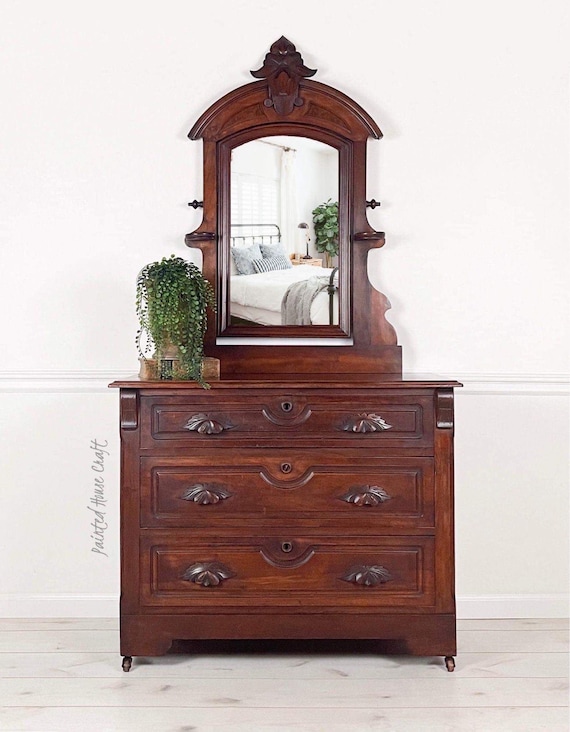 bettie brown dresser Antique Victorian Walnut With Mirror: Renaissance Revival, Eastlake Style tone handles and sturdy New Tops I made a towel Size:Large - 14 UK
