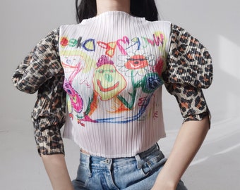 Funny novelty cartoon colorful puffy sleeve crop pleated top strange ugly cute mock neck tee white