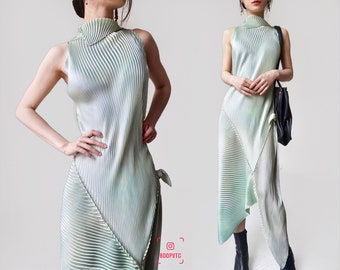 Vintage Emerald Silk Pleated Dress: Iridescent Asymmetric Plisse
