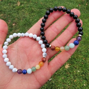 7 Chakra Bracelet- White Black Beaded Chakra Stone Bracelet - Chakra Healing Bracelet - Rainbow Crystal Bracelet - Spiritual Jewelry