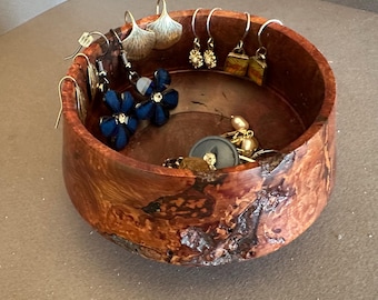 Cuenco pequeño de madera de Burl de color marrón oscuro y rojo