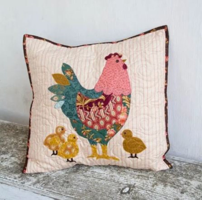 HEN HOUSE Pillow Pattern by Edyta Sitar of Laundry Basket Etsy